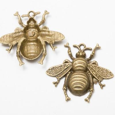 China Hot Selling Custom Zinc Alloy Casual/Sporty Insect Bee Pendant Charms For DIY Jewelry Making for sale