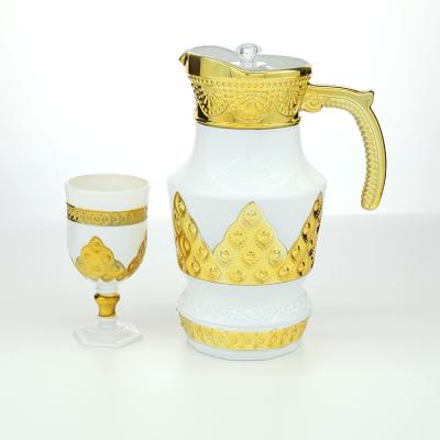 China Viable Wholesale 7pcs Gold With White Water Jug Glass Water Set Tumbler Jug Glass Pitcher Set With Lid Drinking Set for sale