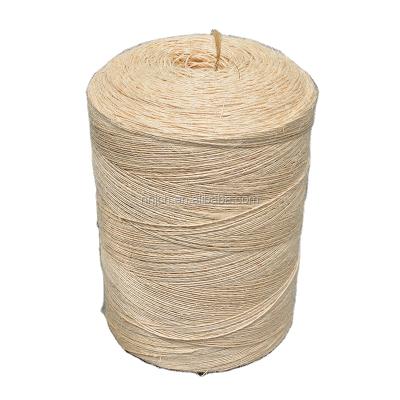 China S-twist Unoiled And Cut Of Sustainable 900m/kg Sisal Yarn For Ropes Making And Knitting for sale