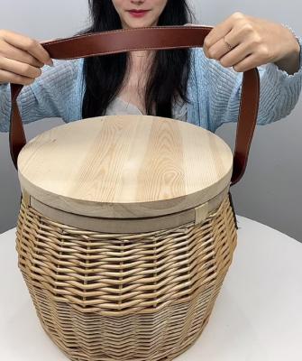 China Viable Outdoor Chinese Factory Manufacturers Best Sale Insulated Round Wicker Picnic Basket Wholesale for sale