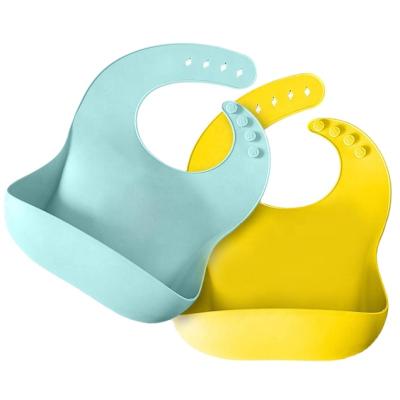 China Sustainable Wholesale Custom Safe LOGO Baby Silicone Private Label Feeding Bib Set With Pouch for sale