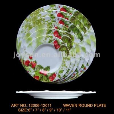 China Melamine Disposable Unique Wavy Heated Dinner Plate for sale