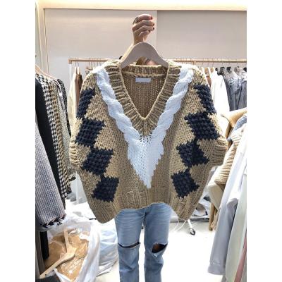 China South Korea's style anti-pilling new 2020 autumn/winter V-neck contrast color twist shorts knit vest women's sweater for sale