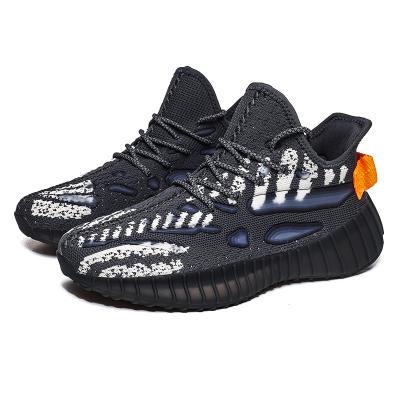 China SHOCK ABSORBING 2021 NEW YEEZY Men Sneakers Breathable Running Shoes For Men Youth Trend Sport Shoes Outdoor Jogging Trainers Lace Up for sale