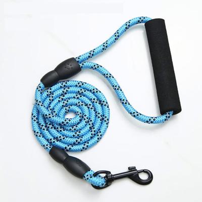 China 2022 Hot Selling Custom Made Travel Safety Reflective Pet Rope Leash Double Edges Durable Dog Traction Rope For Pet for sale