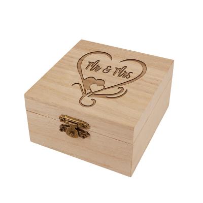 China Custom Made Environmental Friendly Wedding Ring Box Rustic Wedding Ring Bearer Pillow Box Engraved Wooden Ring Box for sale