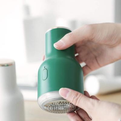 China 2022 Newly Designs Sustainable Carry Clothes Shaver Lint Remover Convenient With USB Charger for sale