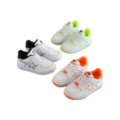 China Wholesale Light Board Shoes Leisure Style Korean Fashion Boys And Girls Fluorescent White Shoes With Low Price for sale