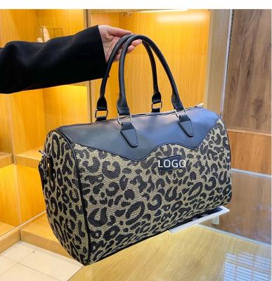 China Fashion Large Capacity Leisure Men Customized Logo Designer Luggage Bag Gym Women Waterproof Sports Travel Bag for sale