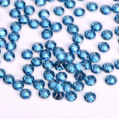 China Eco-friendly 8 Big And 8 Small Machine Cut Rhinestones 16Facets Fashionable High Quality Irons On Decoration Garment for sale