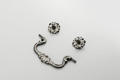 China Antique Zinc Alloy Furniture Hardware Pulls Flower Shape Drawer Handle Knobs for sale