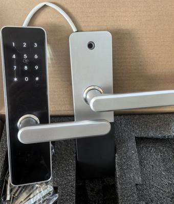 China Smart Home Door Lock Fingerprint Lock Bluetooth WiFi Schwarz / Silber für die Sicherheit bemalt zu verkaufen