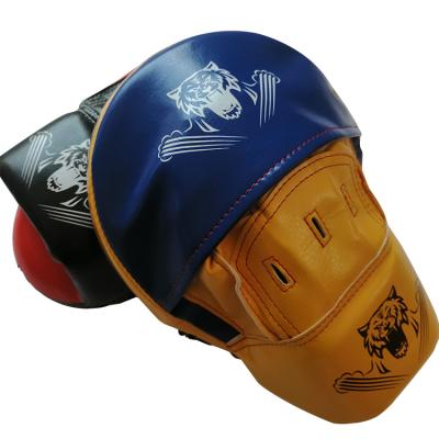 China Muttahida Majlis-e-Amal PU Training Glove Target Focus Pad BOXING Leather Boxing Gloves Boxing Pads for sale