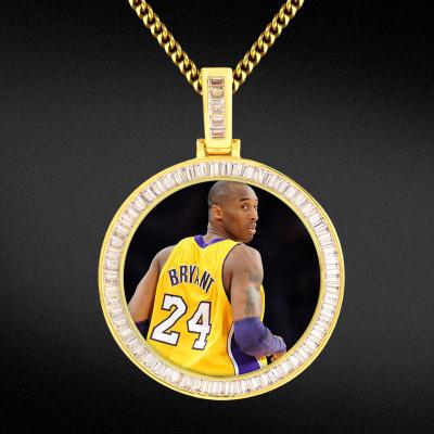 China Custom CLASSIC Gold Plated Family Zircon Sublimation Picture Picture Photo Charm Pendent Necklace in Metal for sale