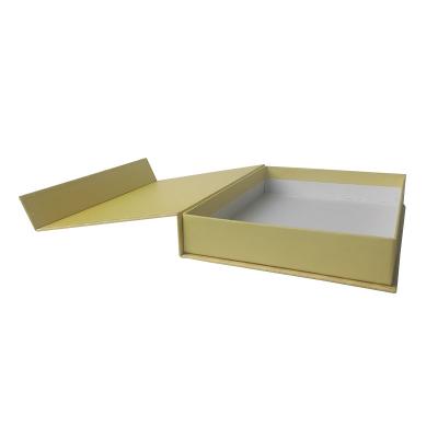 China Recyclable Wholesale Gift Boxes With Magnetic Closure T Shirt Paper Clothing Packaging Boxes for sale