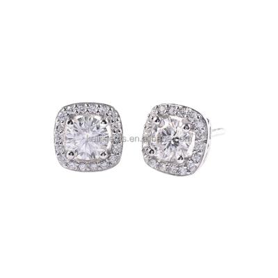 China CLASSIC 0.5 Carat VVS D-color Moissanite Diamond 925 Silver Square Packing Moissanite Diamond Stud Earring With GRA Certificated for sale