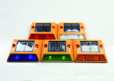 China Embedded LED Cat Eyes With Flashing Or Steady Lighting For Road Construction Safety for sale