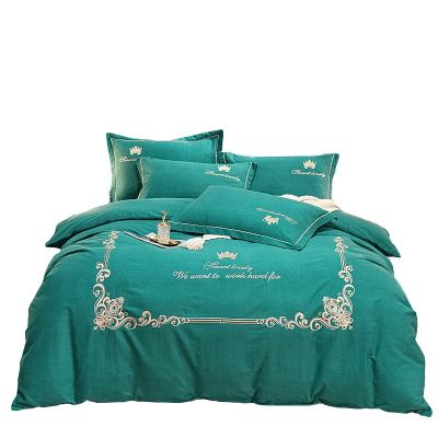 China Designer Bed Comfort Set Full Folded Bed Bedroom Sheets Sets Bedding Green Solid Color Embroidery Christmas Wholesale for sale