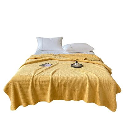 China Anti-Static Fashion Winter Blanket Milk Velvet Fleece Yellow Designer Blanket Custom Blanket for sale