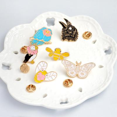 China QIHE 6pcs/set Cartoon Fashionable Colorful Eagle Butterfly Bee Bird Animal Hard Enamel Pins for sale