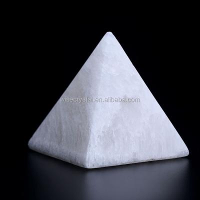 China Natural Rock Gemstone Healing Selenite Crystal Lamp Quartz from Europe for sale