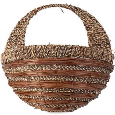 China New Design Eco Friendly Wall Mounted Wicker Outdoor Decorative Flower Pots Hanging Flower Pot for sale