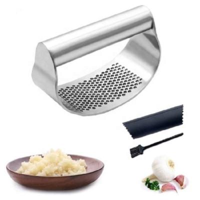 China Premium Stainless Steel Viable Hot Selling Garlic Press With Handle Rocker Chopper Silicone Tube Peeler Slicer Meat Grinder Crusher for sale