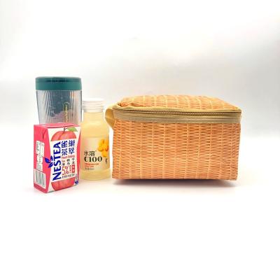 China Factory Price Insulated Cooler Bento Lunch Box Bamboo Rattan Portable Insulated Thermal Food Container for sale