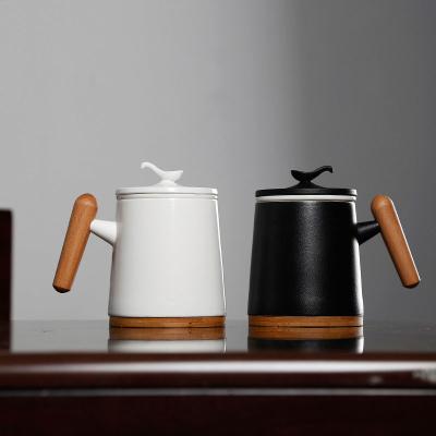 China Viable Wholesale Good Quality Porcelain Mugs With Filter And Lid Infuser With Wooden Handle Tea Cup Set for sale