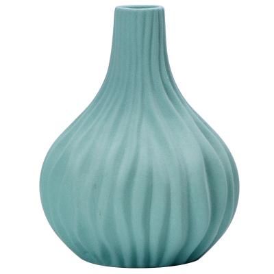 China Nordic Pastoral Circular Rose Home Decoration Elegance Ceramic Vintage Art Style Vase for sale