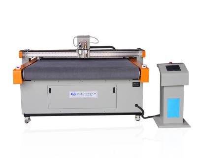 China 1325 Hotels CNC Vibrating Knife Leather Material Automatic Feeding Cutting Machine for sale