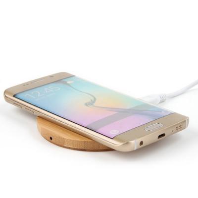 China 2021 Eco-friendly Bamboo Wooden Charger Qi Wireless Fast Charging Wireless Charger Mobile Phone Amazon Cell Phone For I Phone for sale