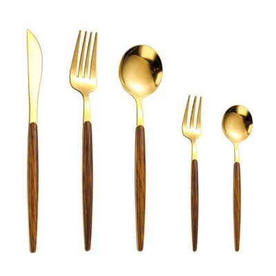 China Sustainable 5PCS Gold Cutlery Set Stainless Steel Flatware Set With Wooden Handle for sale