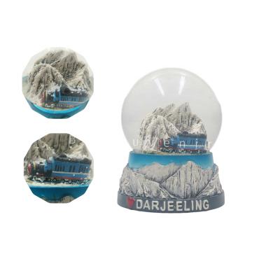 China Customized Europe Polyresin Water Globe Plastic Water Snow Globe for sale