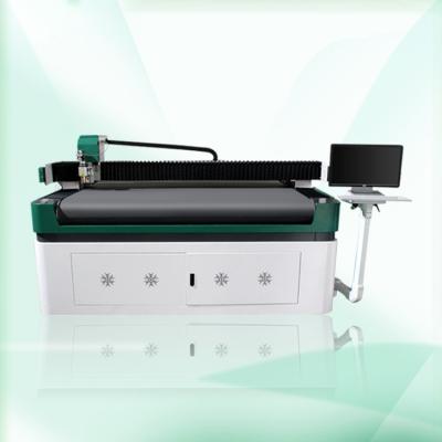 China 1600mm*3000mm (length*width) other sizes can be customized vibrating carpet floor car knife cutting machine high quality efficient working area 1600cm*2500cm large vision en venta