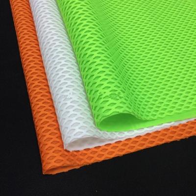 China Het veerkrachtige Jacquardverbindingsstuk breide 3D Stof van het Luchtnetwerk in groene/oranje/zwarte kleur Te koop