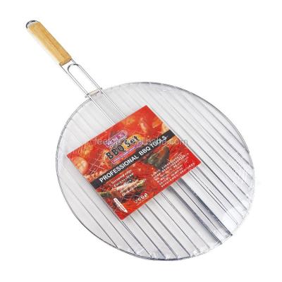 China Hot Selling Easily Assembled Stainless Steel Clips Around Grill With Wooden Handle Kitchen Tool Accessories for sale