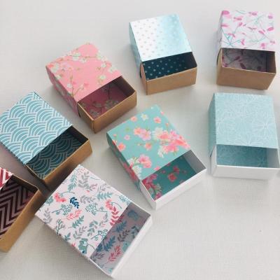 China Handmade Floral Patterned Origami Matchbox Gift Favor Boxes for sale