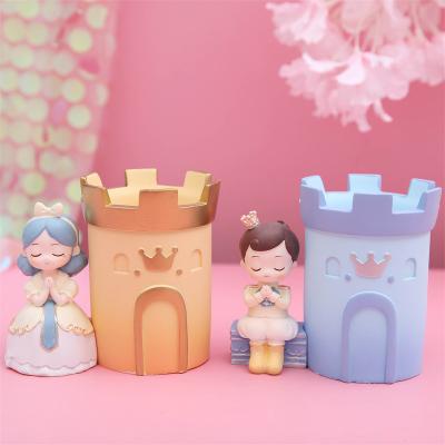 China Creative Global Pen Holder Prince and Princess Castle Pen Holder Dressing Accessories Storage Student Desktop Storage Supplies Ornament for sale