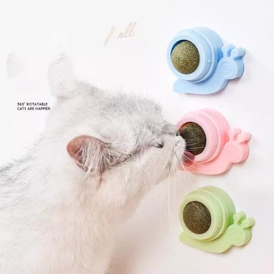 China Lovely Viable Snail Molars Teeth Cleaning Treat Ball Crabs Rotating Catnip Ball Interactive Cat Chew Toys for sale