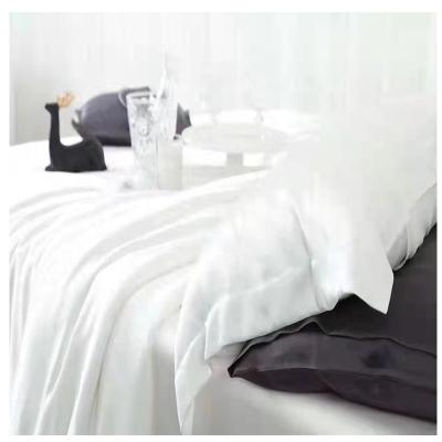 China Comfortable and Breathable Satin Silk Bedding 22mm Sets Solid Color Fitted Sheet 4 Pcs King Size Off White Queen Size Sheet Pillowcase For USA Market for sale