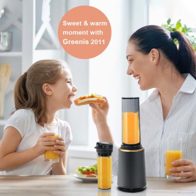 China Plug-in Type Fruit Juicer Portable Cup Personal Food Blender Household DC Power Blender for sale