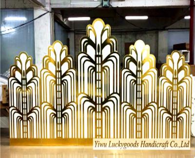 China Home Decoration LG20190618-11 Shiny Golden PVC Flower Backdrop For Wedding Decorations for sale