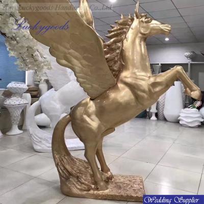 China Bulk Ornament LDJ654 Large White Gold Wedding Horse With Wings for sale