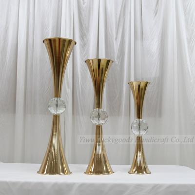 China Wholesale Wedding Party Decorations LG20180622-11 Centerpiece Flower Stand Gold Metal Vase for sale