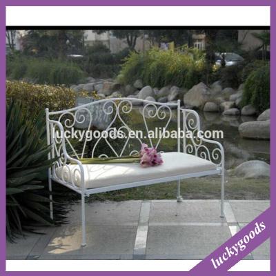 China Unique Decorative Garden Chair Metal Wrought Iron Chair For Indoor Outdoor Decoration for sale