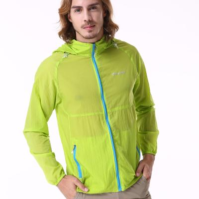 China Flygaga Sustainable OEM Men's Sunproof Anorak Rain Wear Gradient Color Fabric Ripstop Nylon Skin Jacket for sale