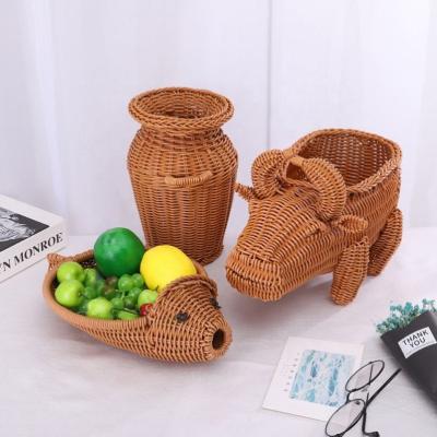 China Disposable Customized Woven PP Rattan Baskets For Indoor Flowers Flower Basket for sale