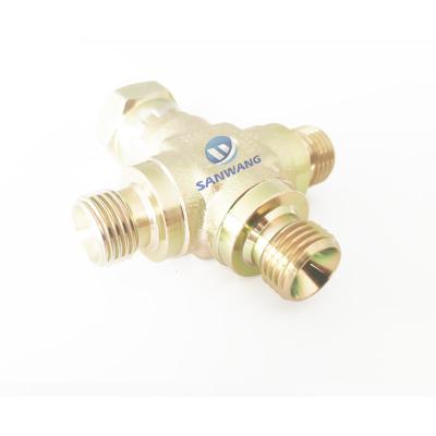 China Hydraulic Fitting 4 Way Hydraulic Hose Fittings Unions Cross Swivel Nut Adapters for sale