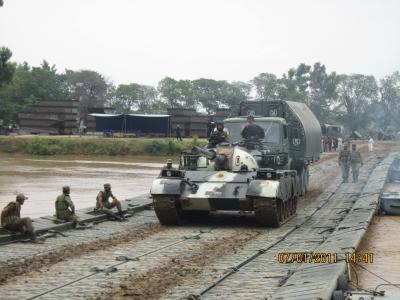 China Pontes de flutuação do cavalete do exército da ponte de fita de Axle Load 13t à venda